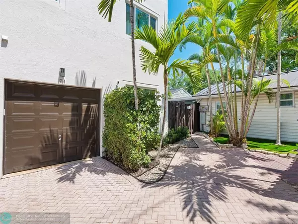 Fort Lauderdale, FL 33301,1214 SE 1st St