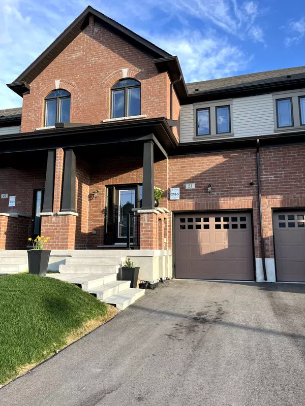 New Tecumseth, ON L9R 0T8,51 Lorne Thomas PL
