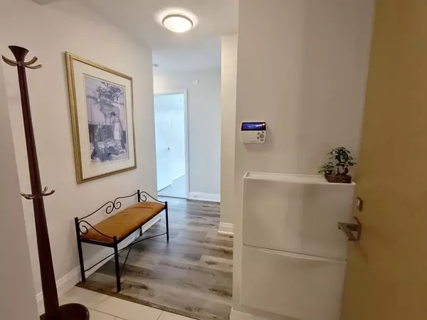 Markham, ON L3R 5M5,18 Uptown DR #1010