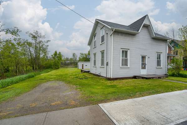 25 King ST W, Kawartha Lakes, ON K0L 2W0