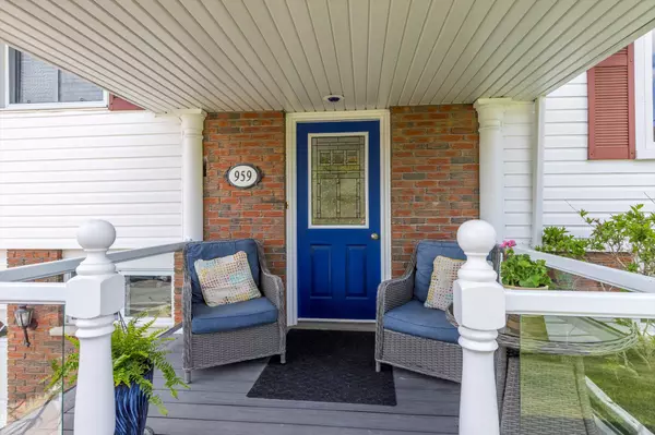 Peterborough West, ON K9J 7W2,959 Golfview RD