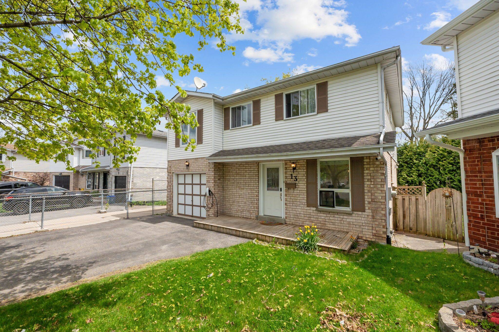 Clarington, ON L1B 1J4,13 Sylvia CT