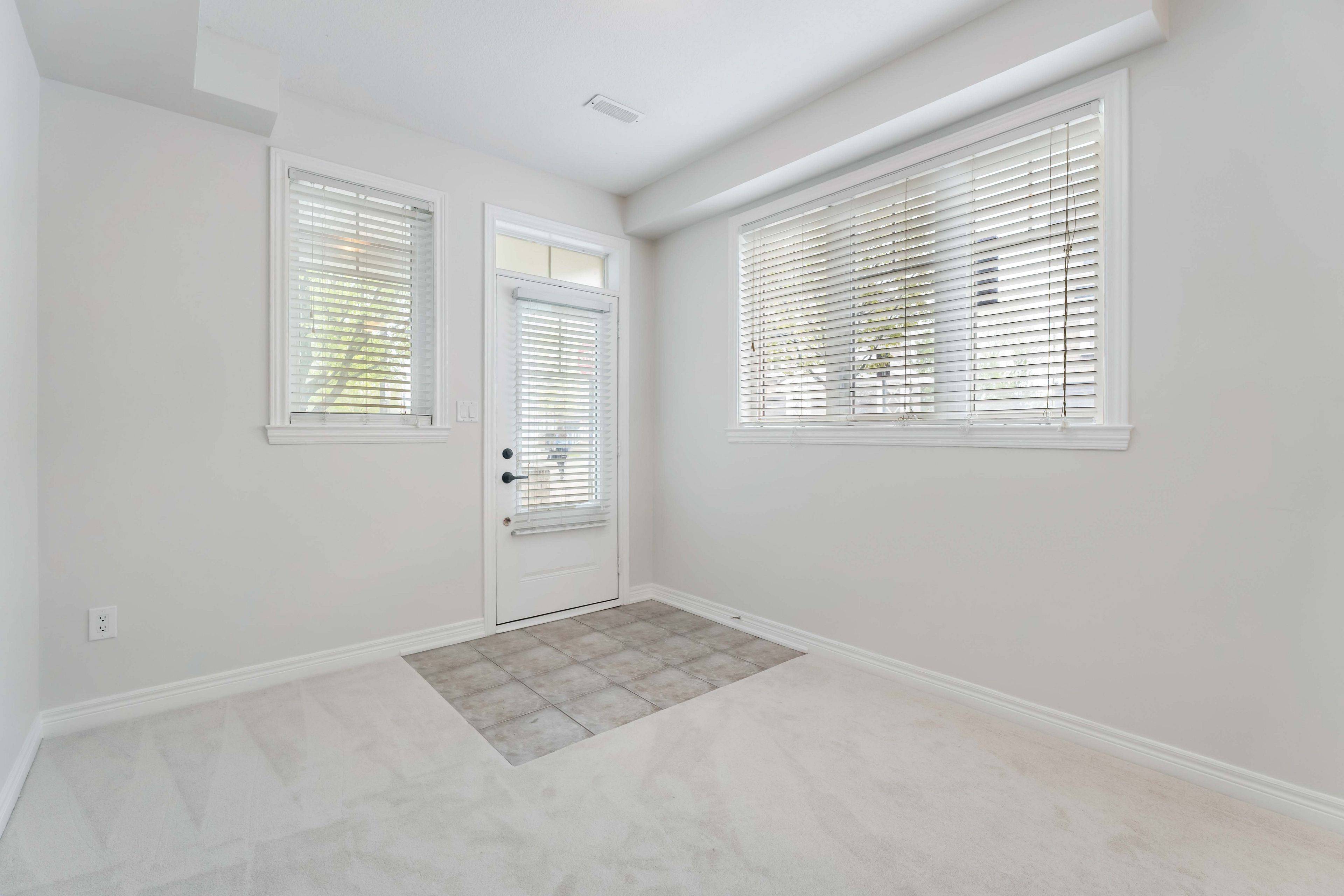 Hamilton, ON L8H 6W4,337 Beach BLVD #25