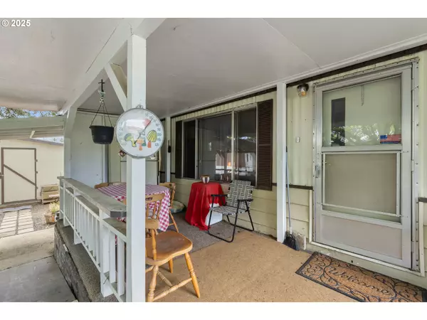 Winston, OR 97496,111 SHARWAY LN