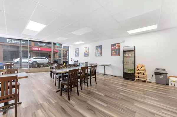 Oshawa, ON L1H 4G1,7 SIMCOE ST S