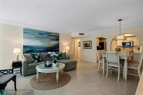 Fort Lauderdale, FL 33308,4010 Galt Ocean Dr #215