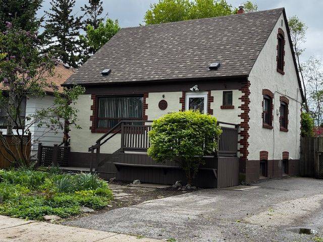 32 Marsh RD,  Toronto E04,  ON M1K 1Y8