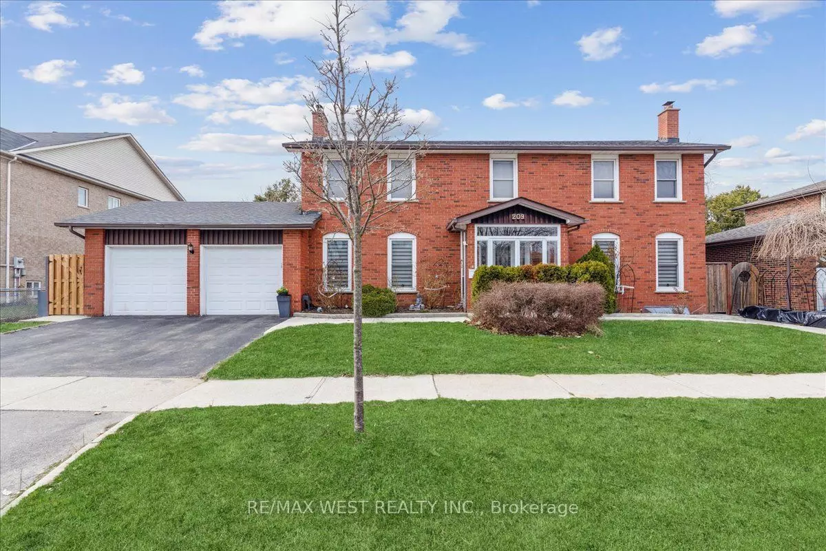 Mississauga, ON L5B 2V5,209 Louis DR