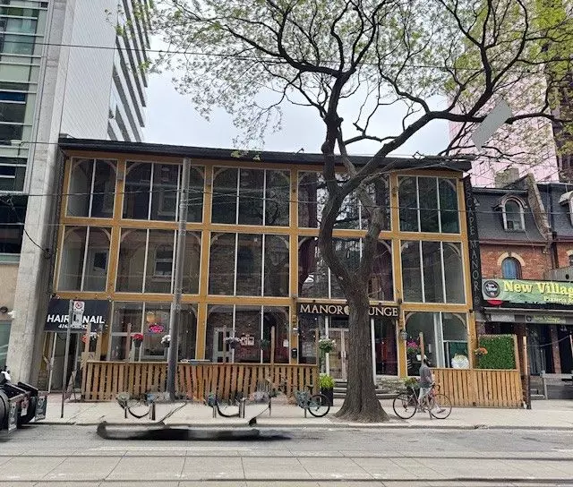 381-383 King ST W, Toronto C01, ON M5V 1K1