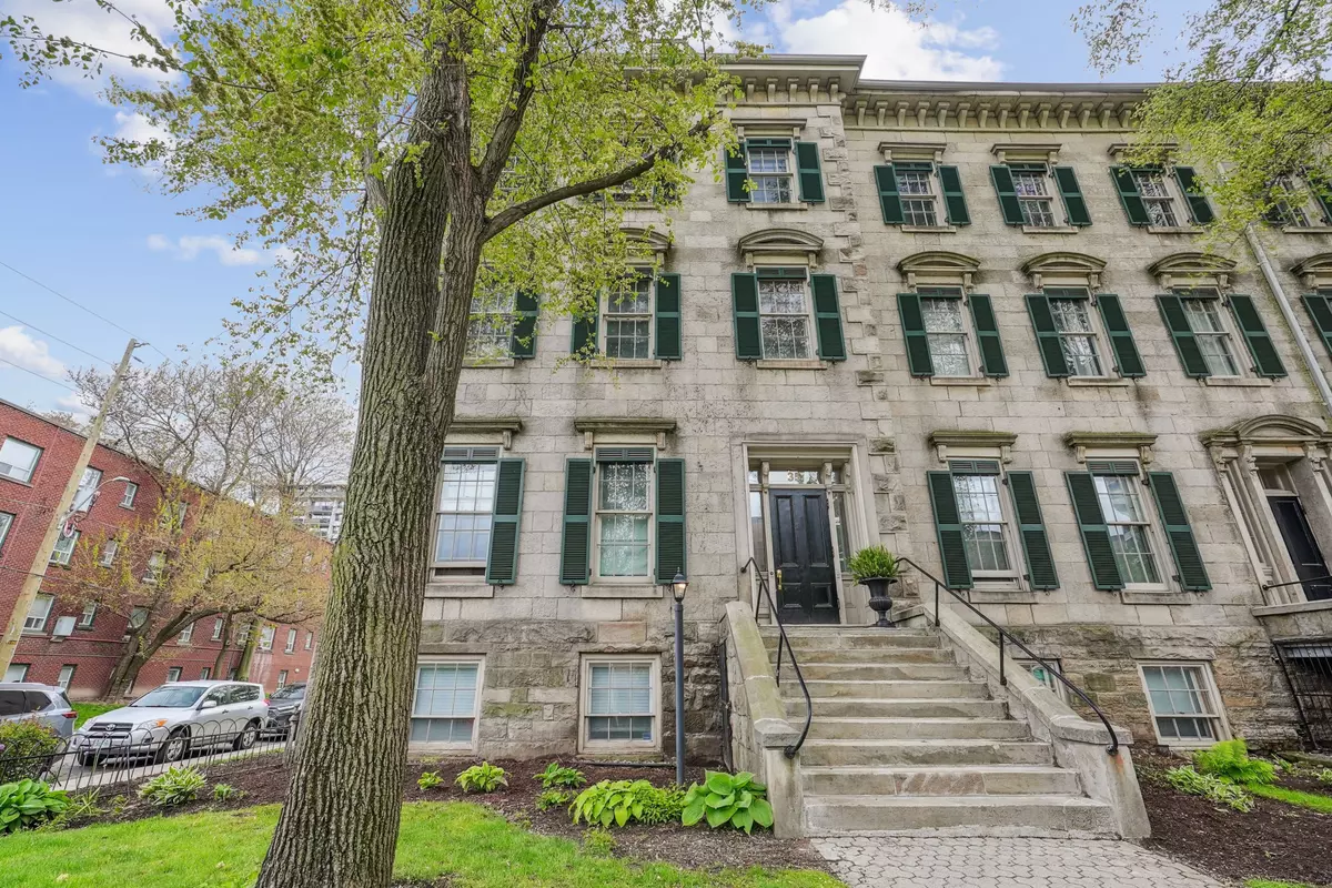 Hamilton, ON L8P 1X2,35 Duke ST #2