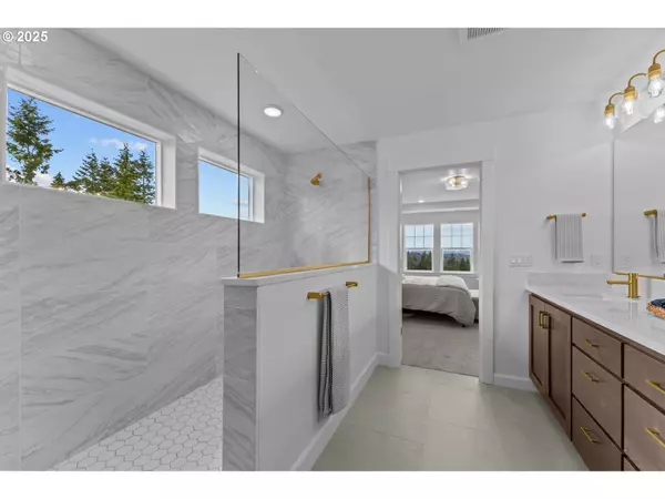 West Linn, OR 97068,2134 Eleanor RD