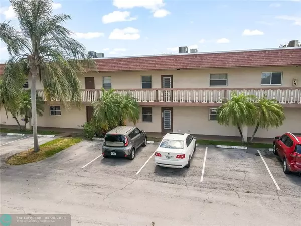 9220 SW 3rd St #914, Boca Raton, FL 33428