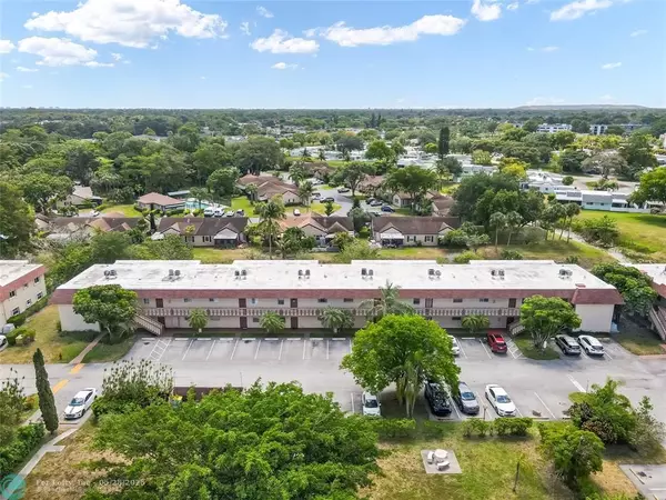 Boca Raton, FL 33428,9220 SW 3rd St #914