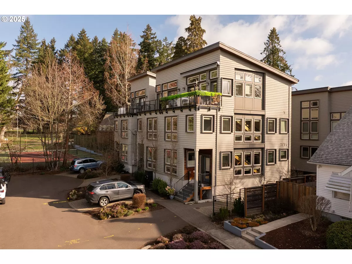 Portland, OR 97202,7966 SE 6TH AVE #2