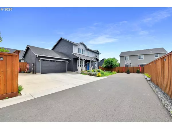 Springfield, OR 97477,1723 DOTIE DR