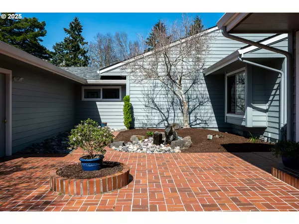 Wilsonville, OR 97070,8225 SW FAIRWAY DR