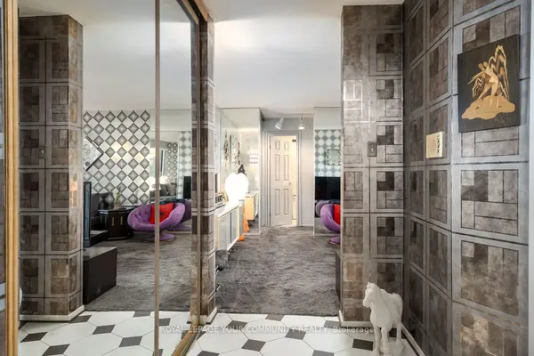 150 Neptune DR #1204, Toronto C04, ON M6A 2Y9