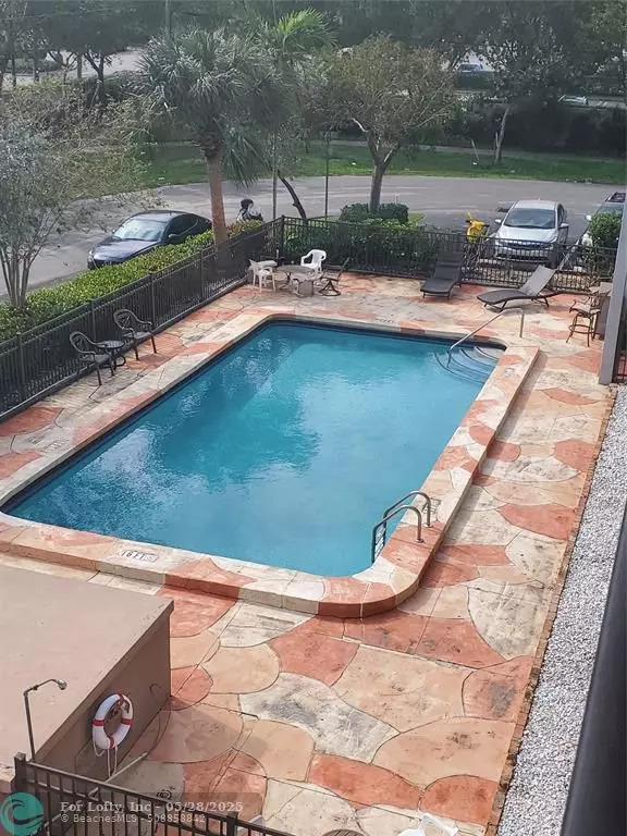1021 NE 24th Ave #4, Pompano Beach, FL 33062