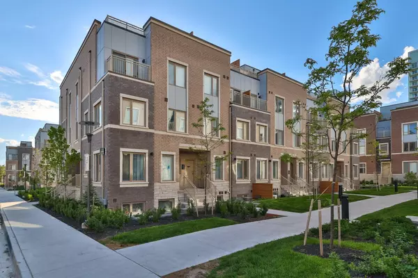 131 Honeycrisp CRES #224, Vaughan, ON L4K 0N7