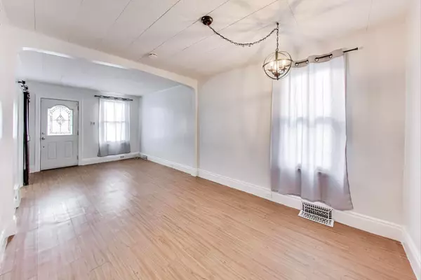 Hamilton, ON L8H 5C2,367 Cope ST
