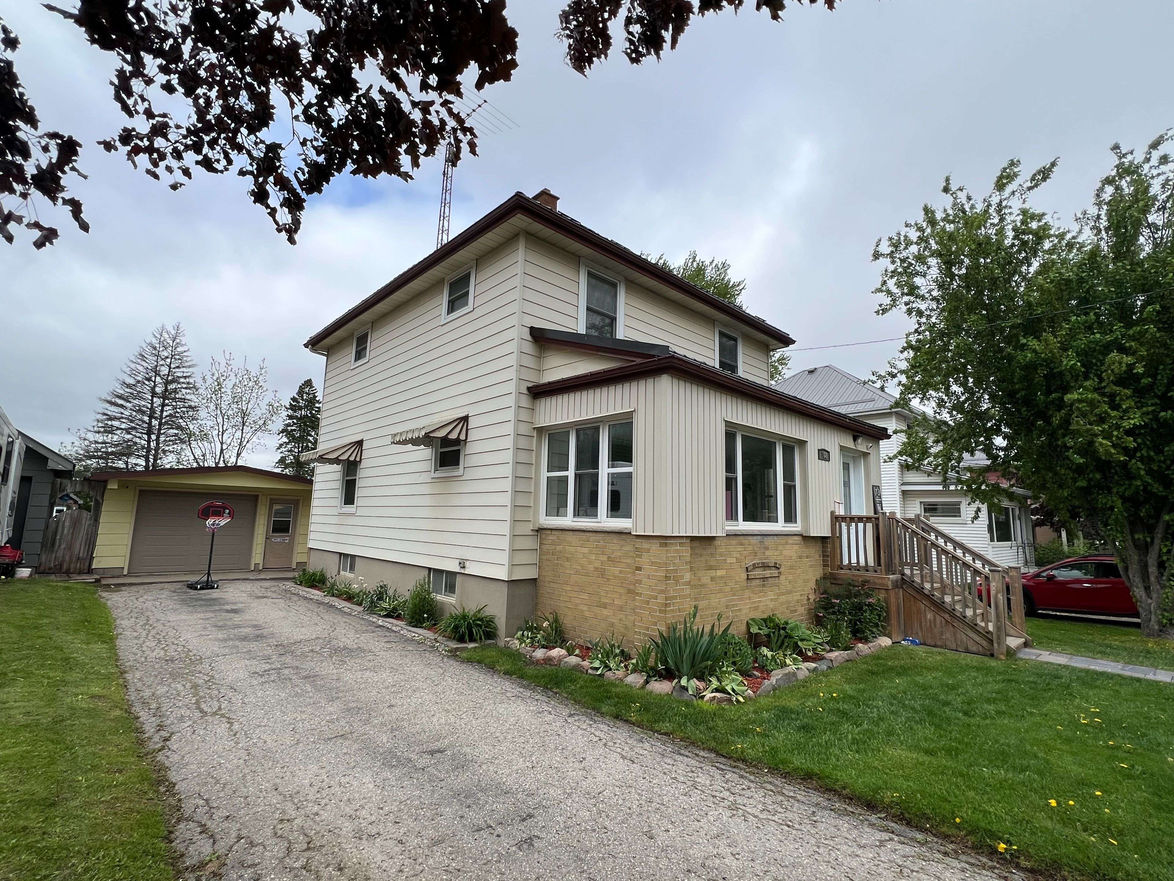 East Zorra-tavistock, ON N0J 1L0,108 Loveys ST E