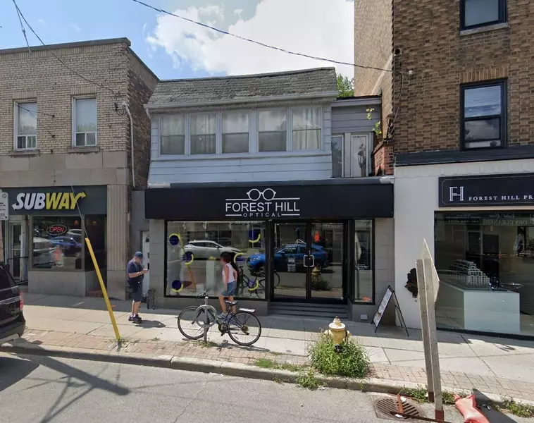 398 Spadina RD #3, Toronto C03, ON M5P 2W2