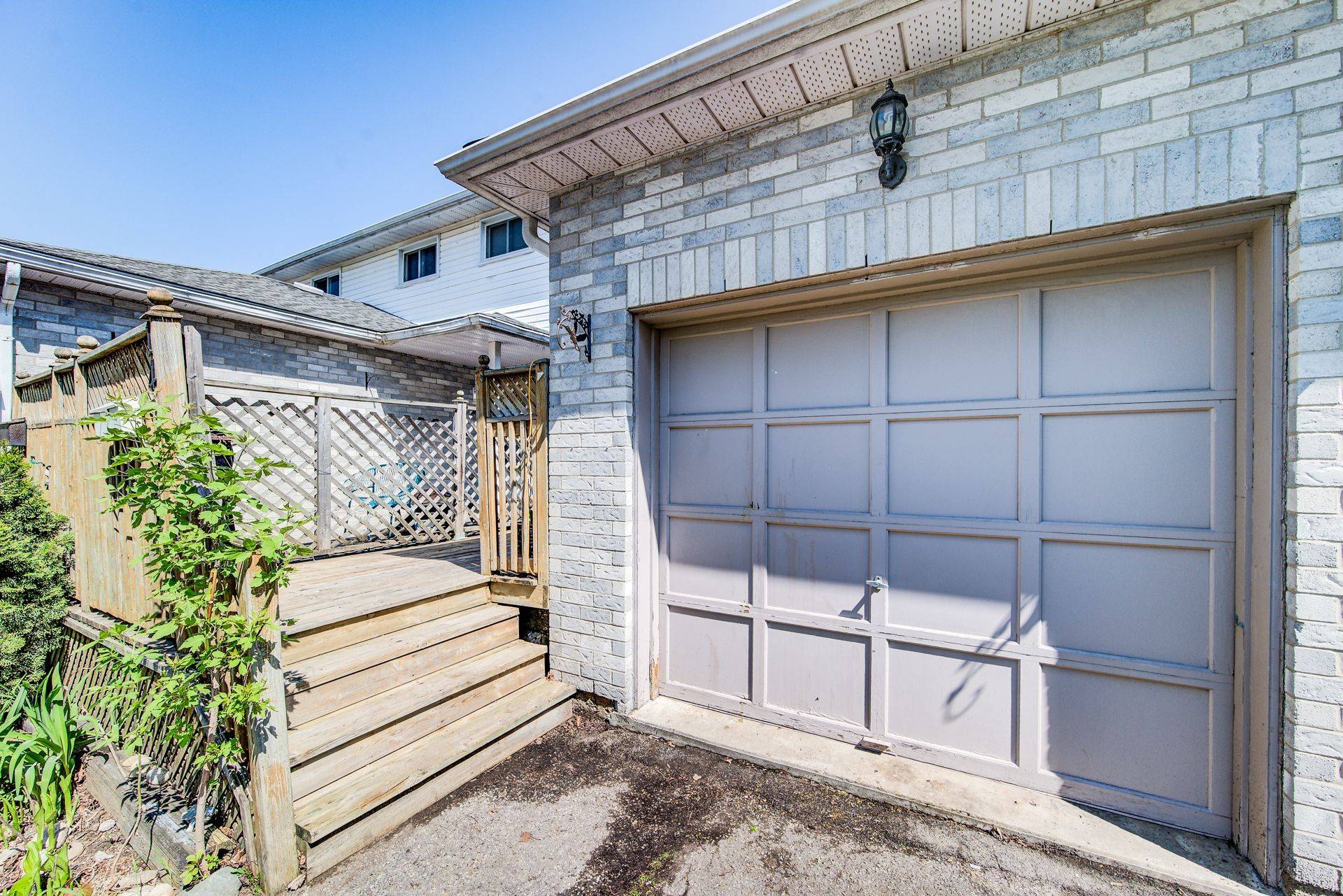 Cambridge, ON N3H 2J9,141 Chestnut ST N