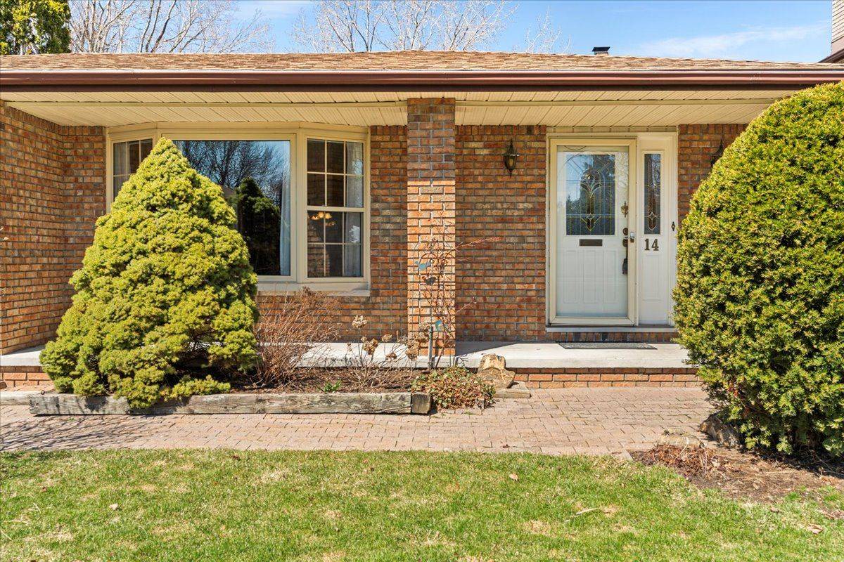 Belleville, ON K8N 5J7,14 Briarwood CRES