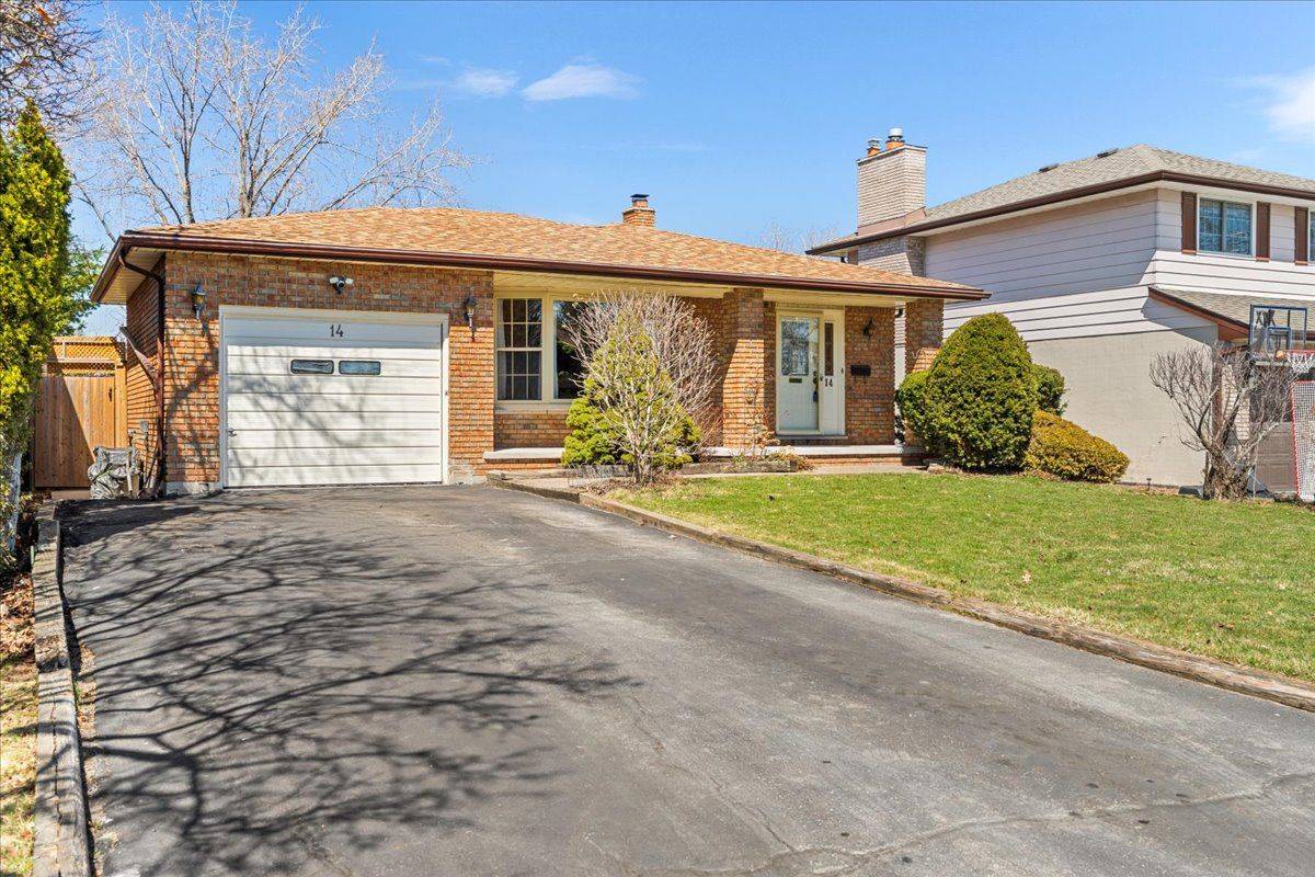 Belleville, ON K8N 5J7,14 Briarwood CRES