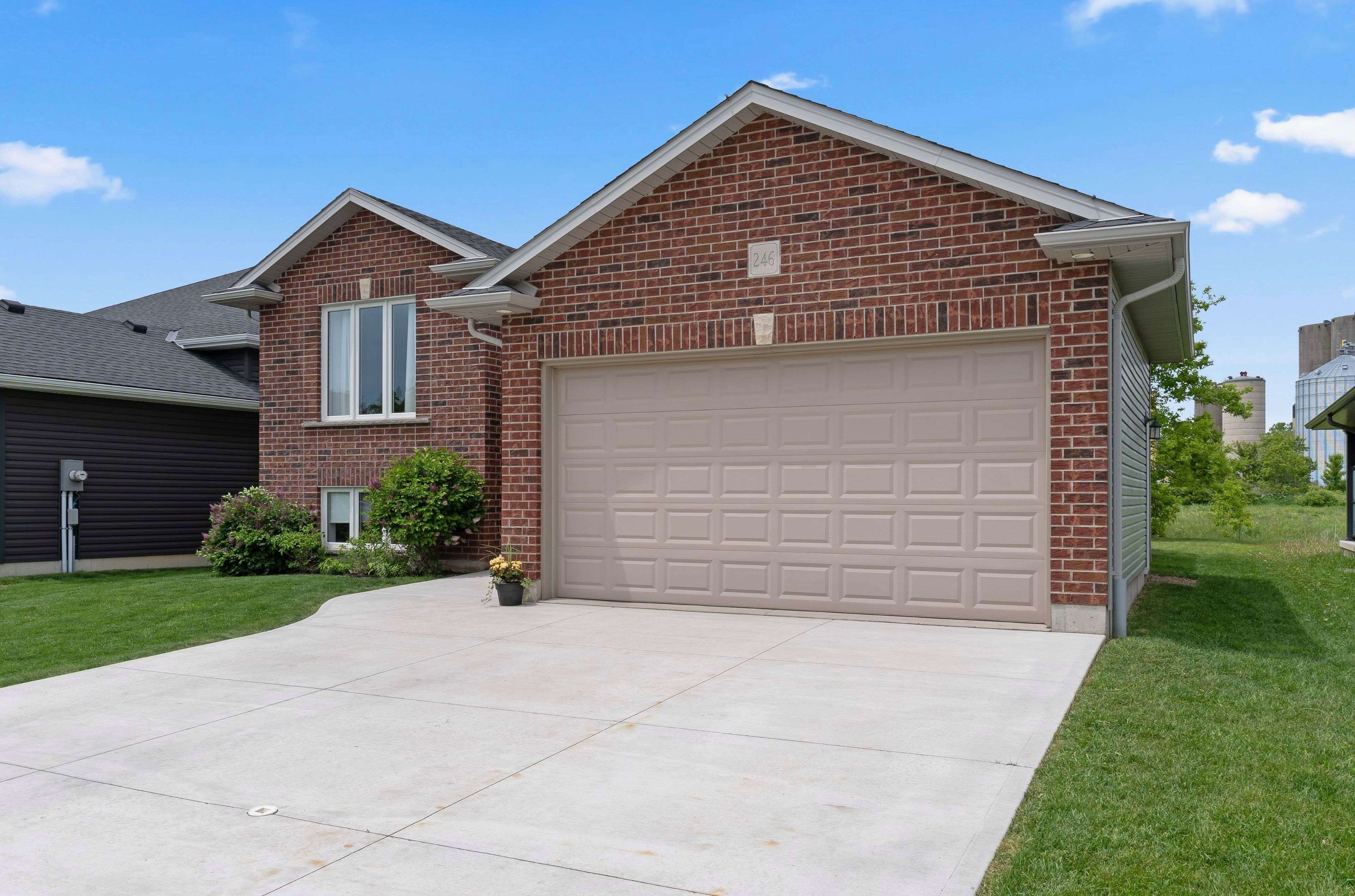 Southwest Middlesex, ON N0L 1M0,246 South ST