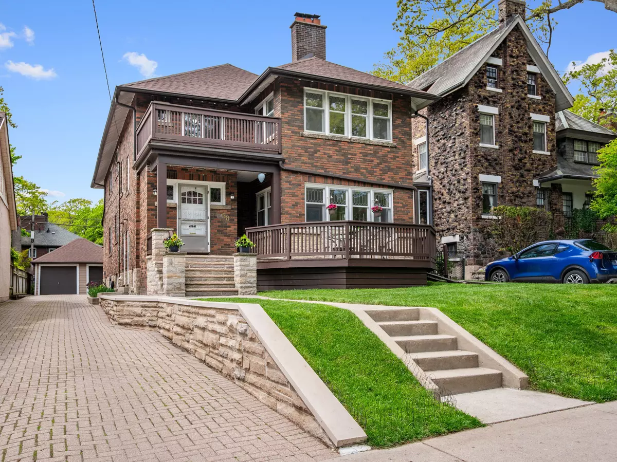 Toronto E02, ON M4E 3K9,58 Silver Birch AVE