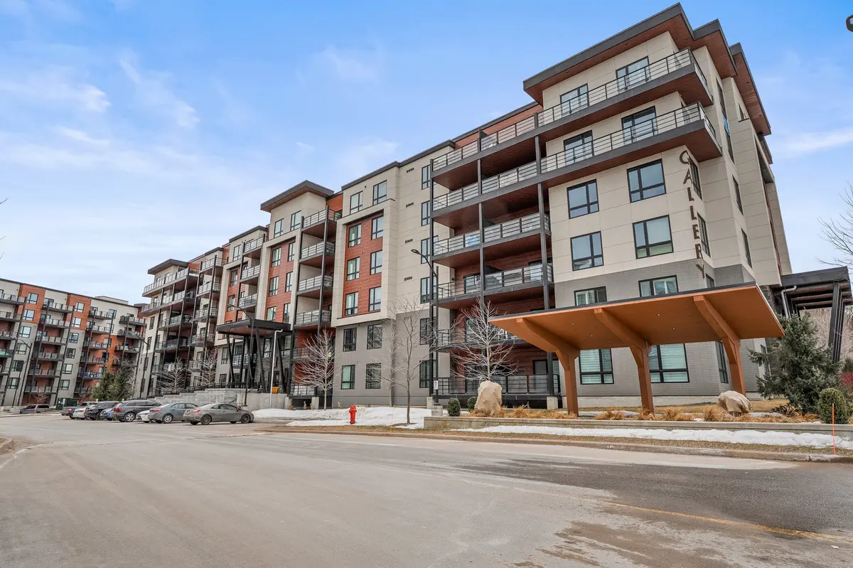 Barrie, ON L4N 9C5,306 Essa RD #201