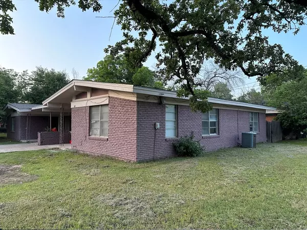 101 N Walnut Street, Lacy Lakeview, TX 76705