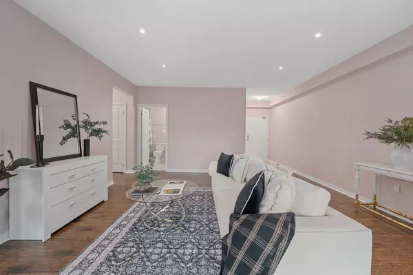 Barrie, ON L4N 9C5,306 Essa RD #201