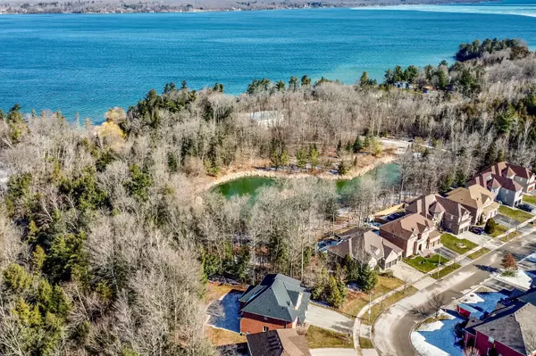 Barrie, ON L4M 0C3,38 Camelot SQ