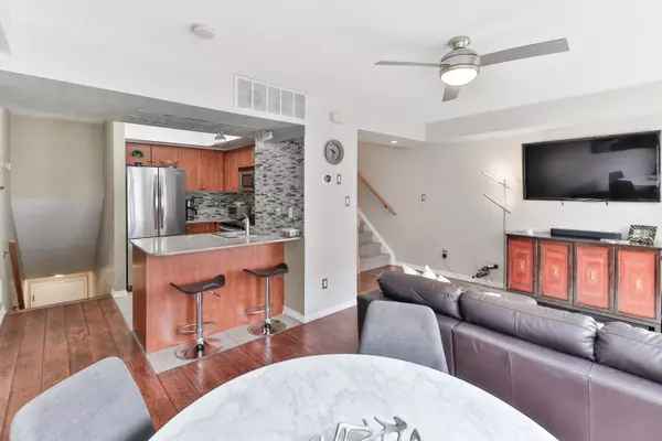 Toronto W01, ON M6K 1X2,26 Laidlaw ST #1521