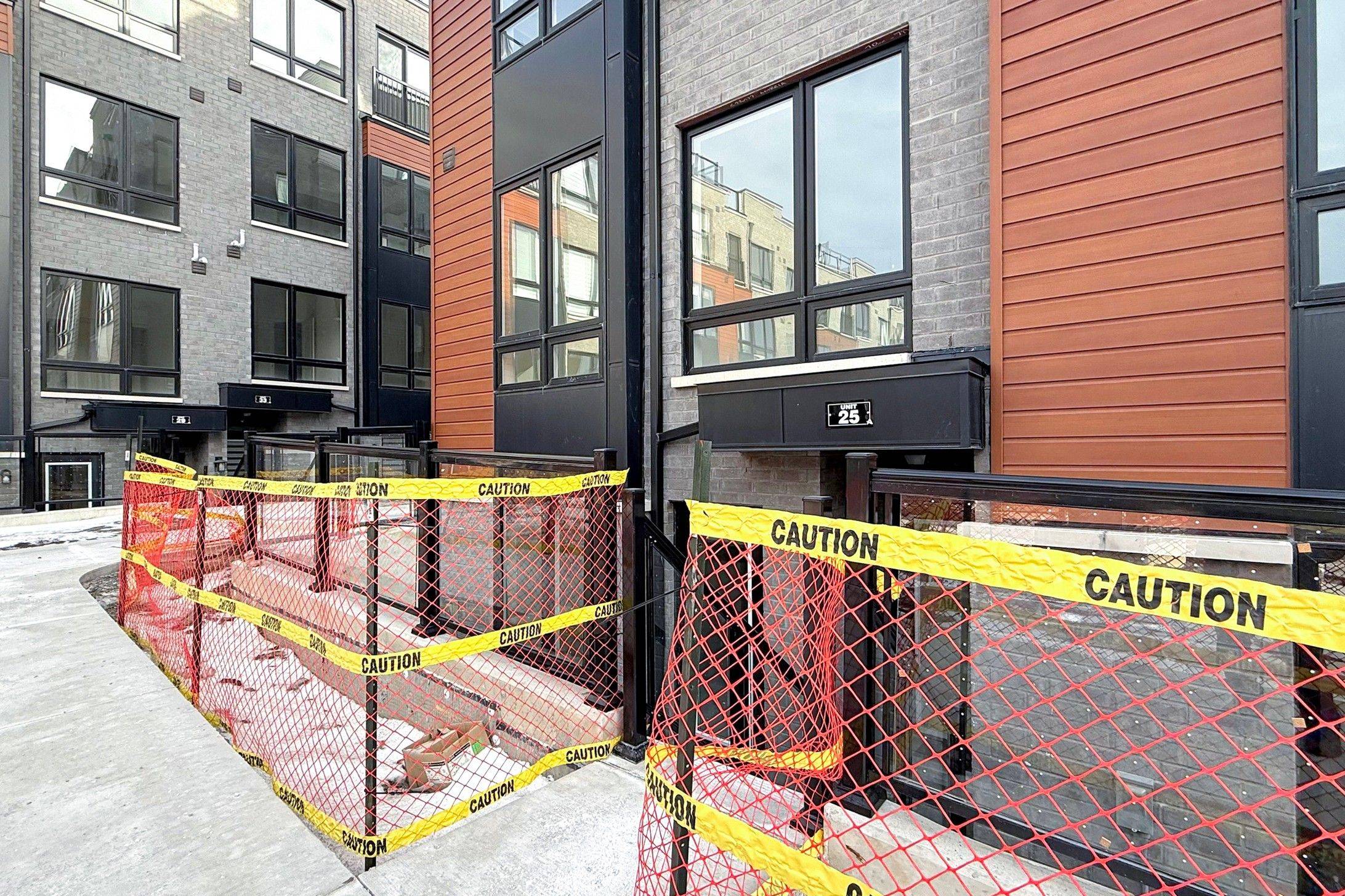 Toronto E11, ON M1B 0E8,35 Priya LN #25