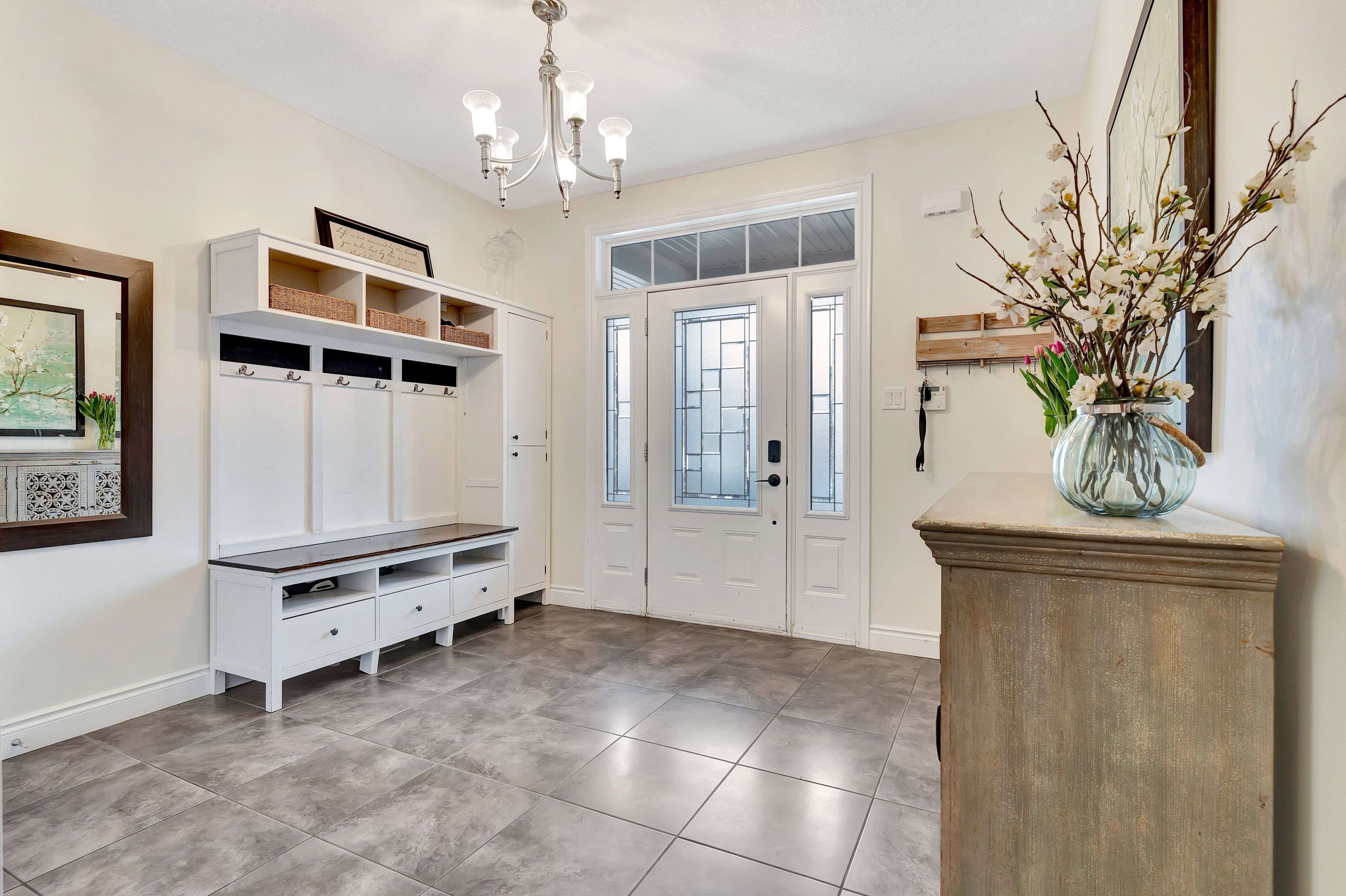 Cambridge, ON N1S 0A3,28 Cox ST