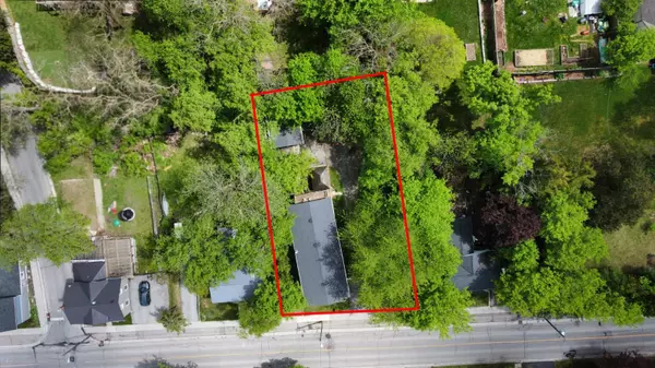 East Gwillimbury, ON L0G 1M0,19051 Centre ST