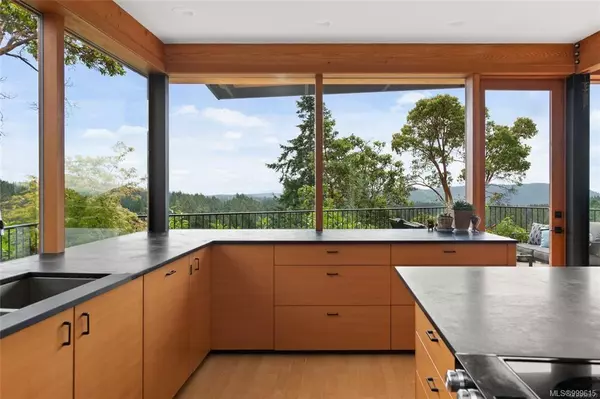 Salt Spring, BC V8K 2X8,122 Jasper Rd