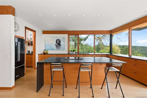 Salt Spring, BC V8K 2X8,122 Jasper Rd