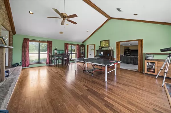 Jacksonville, TX 75766,126 County Road 4212