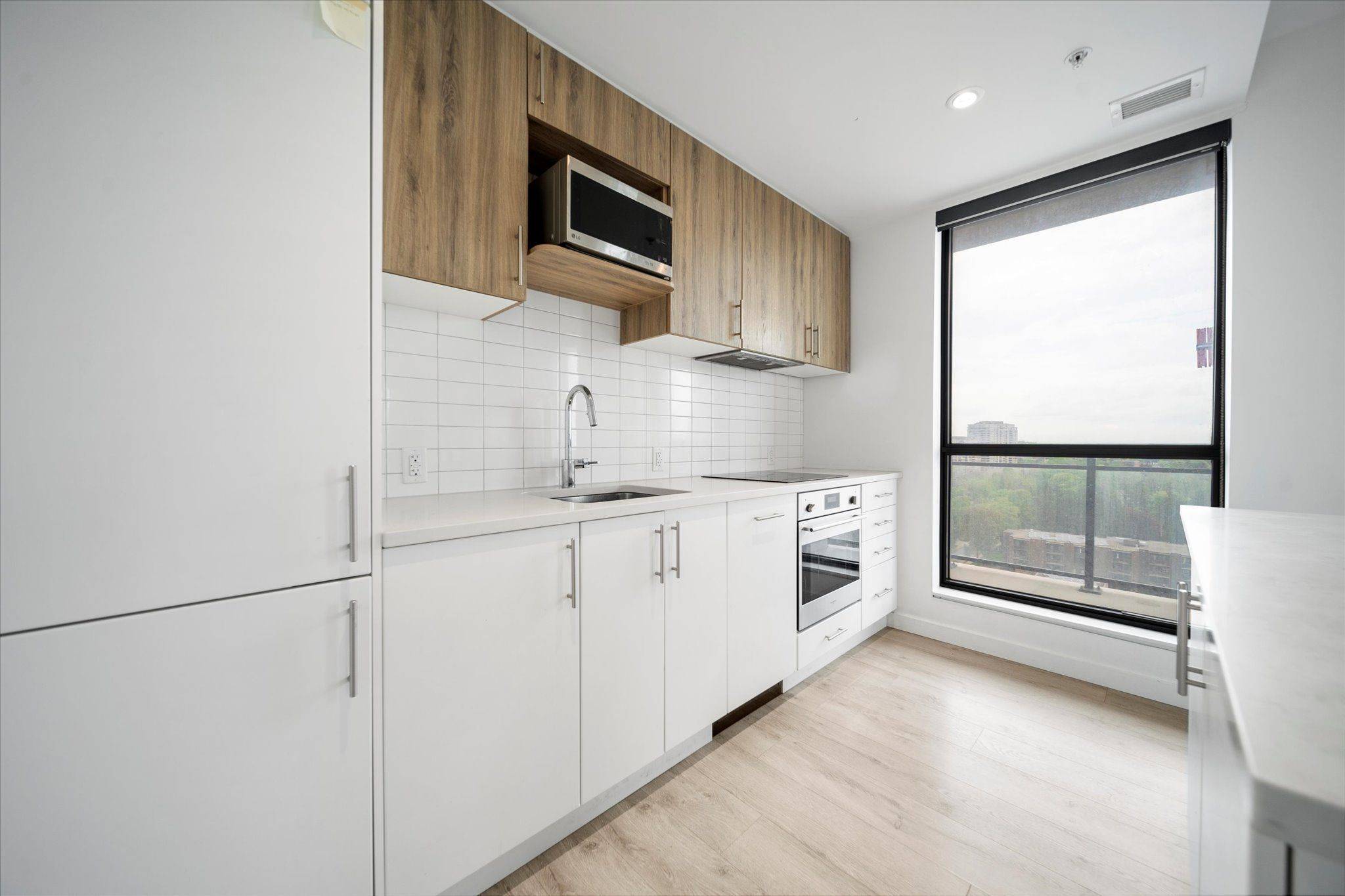 Waterloo, ON N2J 1P7,181 King ST S #1214