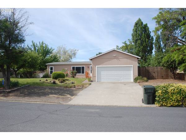 1585 COTTONWOOD ST, Arlington, OR 97812