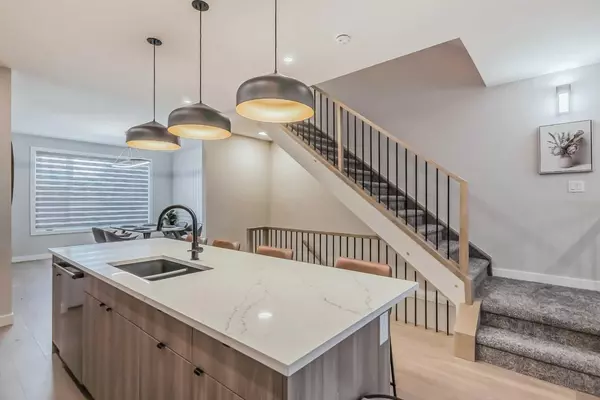Calgary, AB T2M 1W9,112 24 AVE NW