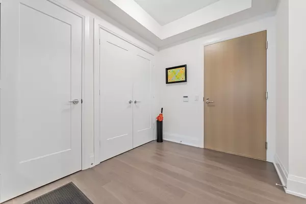 Toronto W06, ON M8V 0G3,65 Annie Craig DR #709