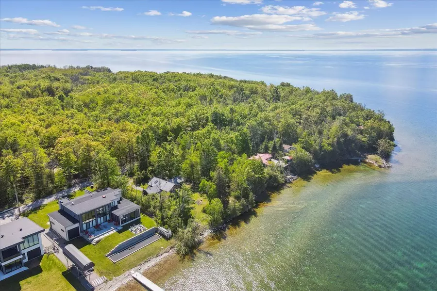 1689 Chief Joseph Snake RD, Georgina Islands, ON L0E 1R0