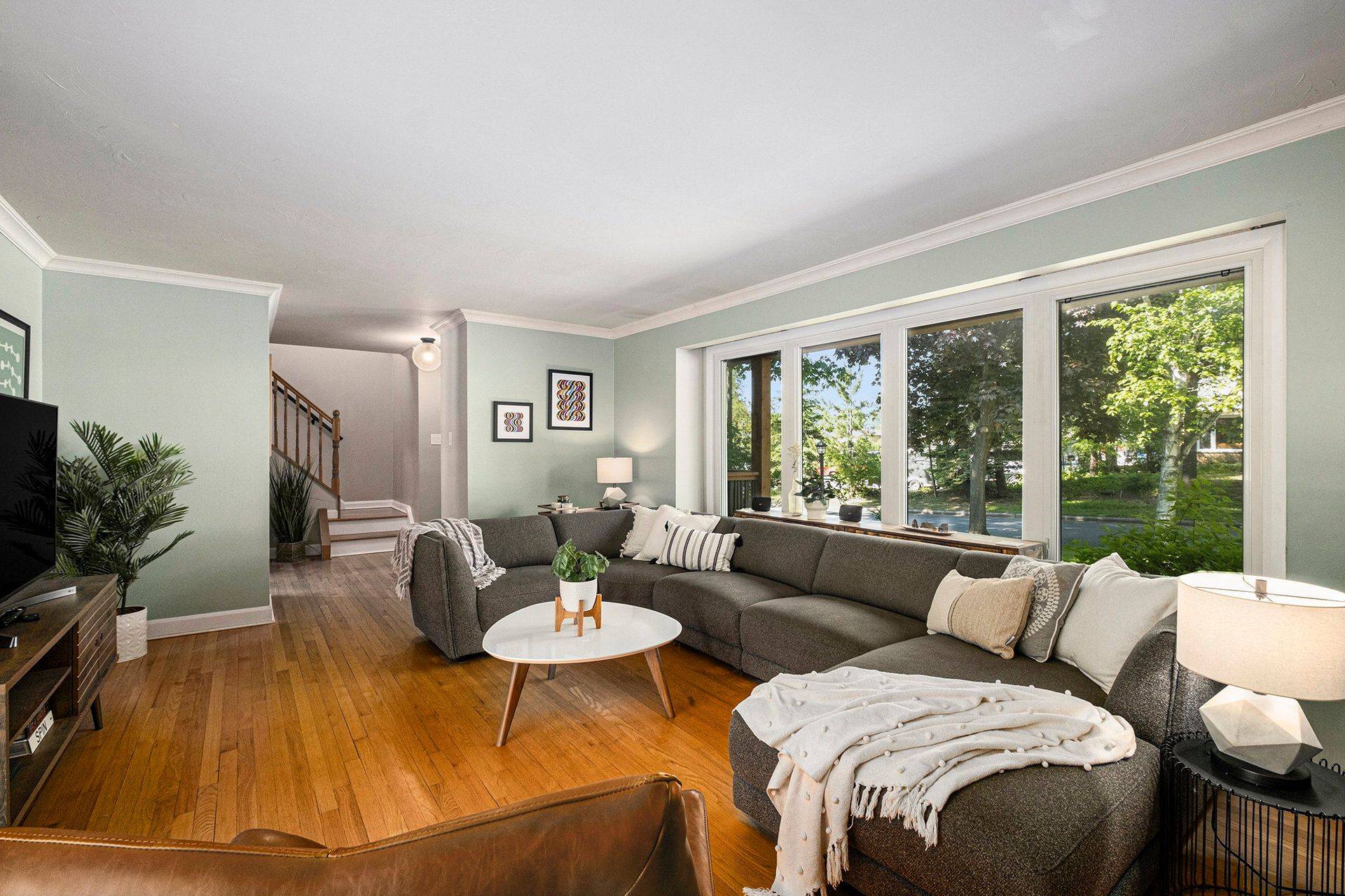 Britannia Heights - Queensway Terrace N And Area, ON K2B 5Y3,955 Pinewood CRES