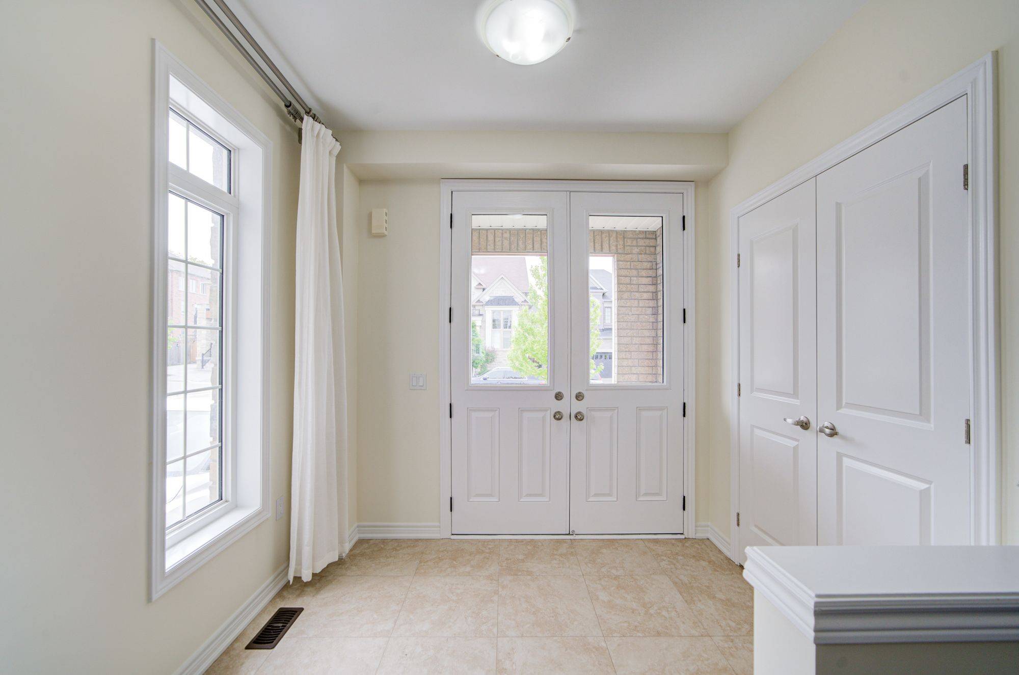 East Gwillimbury, ON L9N 0S6,7 Goldeneye DR