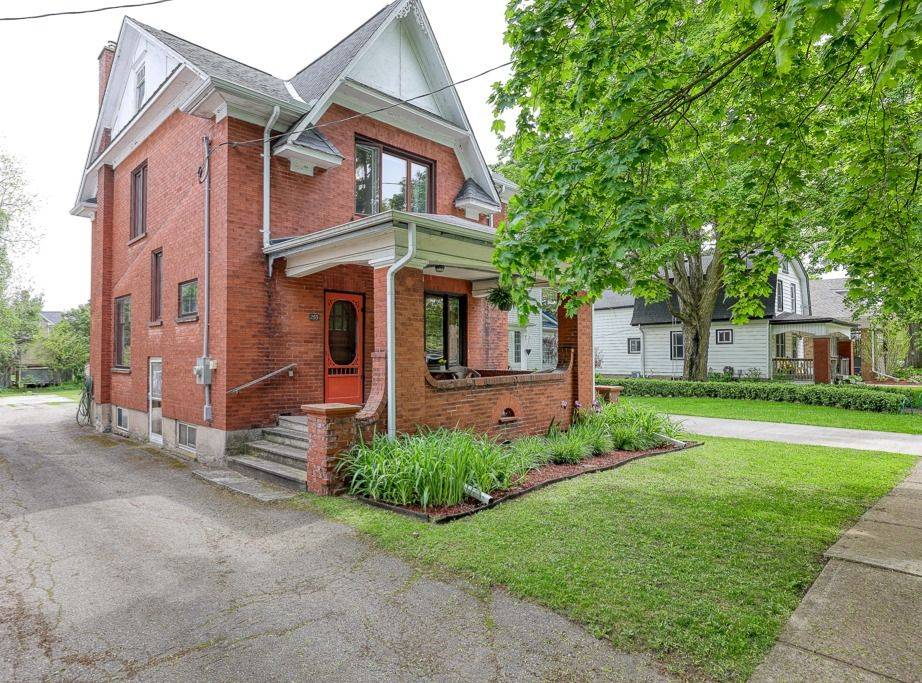 Wilmot, ON N3A 1E8,253 Peel ST